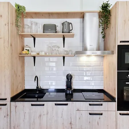 Casa - House, Private Terrace & Pool Vakantiehuis *