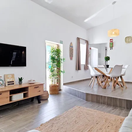 Casa - House, Private Terrace & Pool Holiday home